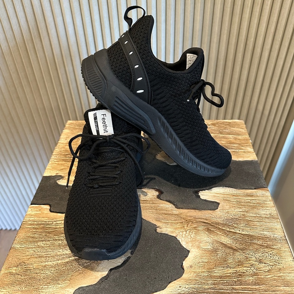 FEETHIT SNEAKERS